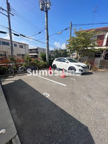 アクシスの駐車場|駐車場があるので、車を買う予定の方も安心です