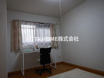 アメニティー青垣の子供部屋|洋室は独立した５．６帖とリビング隣の６．５帖の２部屋です◇