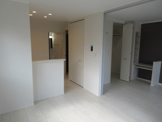 ハイムリバーフラットの洋室