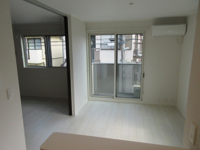 ハイムリバーフラットの洋室