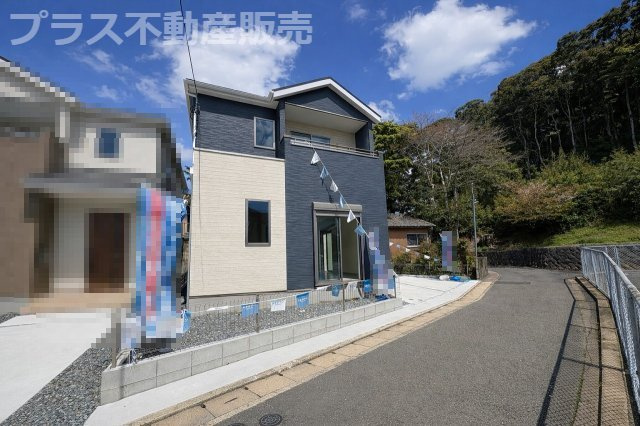 【外観】 | 春日市天神山1丁目1期　2号棟（全2棟）【仲介手数料無料・0円】 | 現地写真。プラス不動産販売なら、現場の全ての棟をまとめてご見学頂けます。