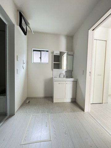 【洗面所】 | 春日市天神山1丁目1期　2号棟（全2棟）【仲介手数料無料・0円】 | ※画像準備中の為、施工例です。施工例は完成時と異なる場合があります。