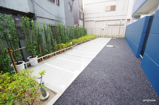 プレサンス淡路駅前　仲介手数料無料の駐車場