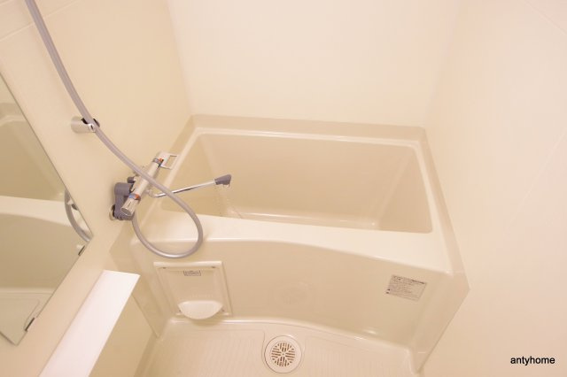 プレサンス淡路駅前　仲介手数料無料の浴室