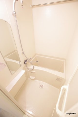 プレサンス淡路駅前　仲介手数料無料の浴室