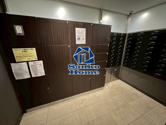 パークアクシス上野三丁目のロビー