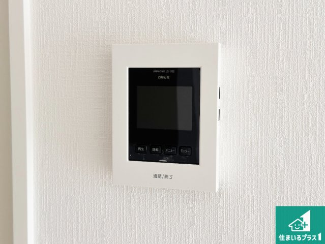 姫路市御立西　第4期　新築一戸建ての防犯設備|カラーモニターインターホン！声だけでなく来訪者の姿や顔がモニターで確認できるので、小さなお子様がいらっしゃるご家庭でも安心できます！
