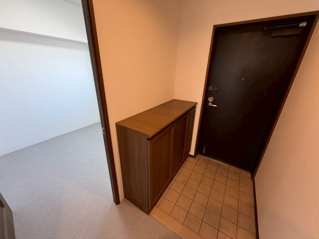 瀬戸水野パーク・ホームズの玄関|ゆったりした明るい玄関♪