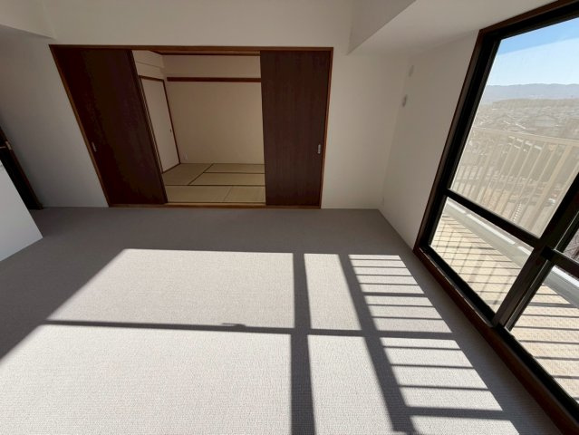 瀬戸水野パーク・ホームズの居間・リビング|陽当たりの良い明るいリビング☆毎日家族が笑顔で生活する空間♪