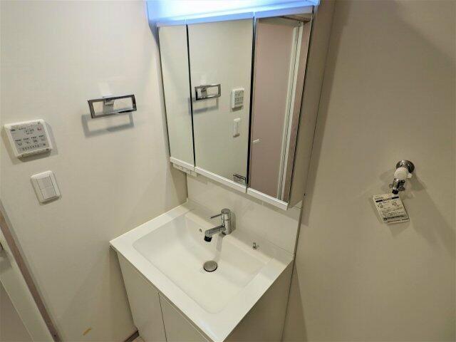 アリカ平井プレッソの洗面所