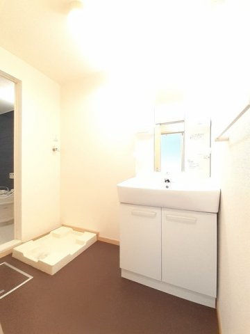 リバーサイド　セナの洗面所|スペースが確保できる洗面所です