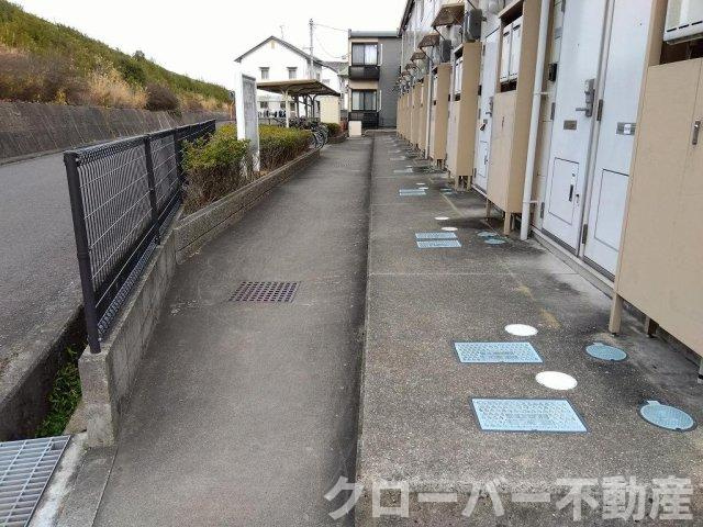 レオパレスカサベージュのエントランス
