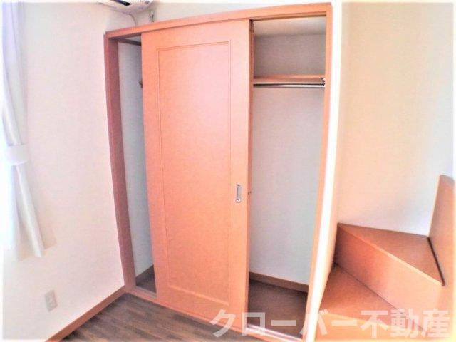 レオパレスカサベージュの収納