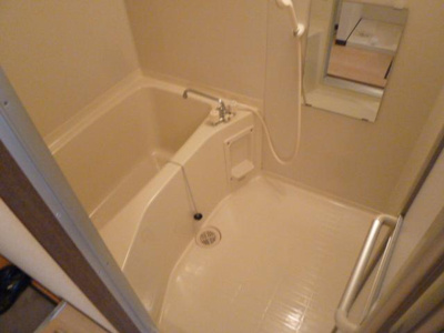 【浴室】 | ブロッサムカスガデ | きれいなお風呂です