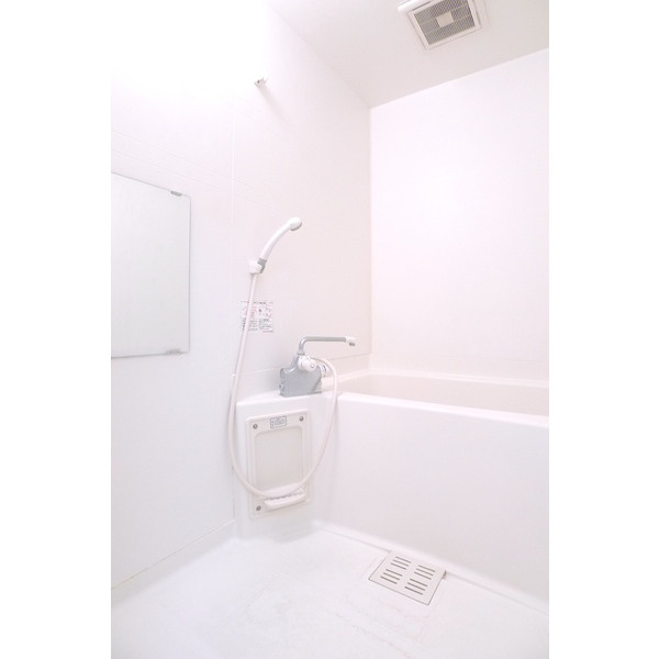 セレ新松戸の浴室