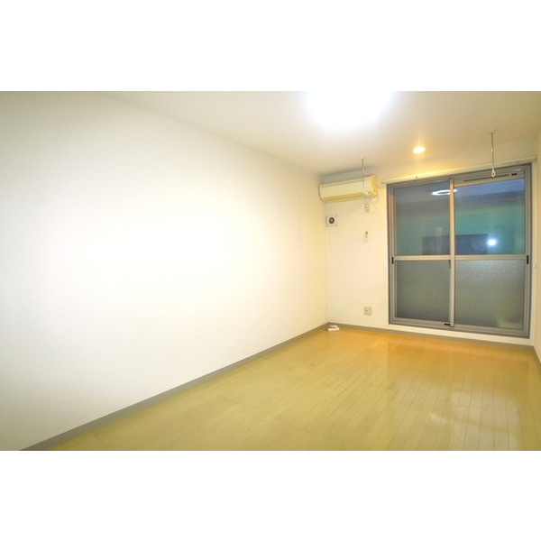 セレ新松戸の居間・リビング