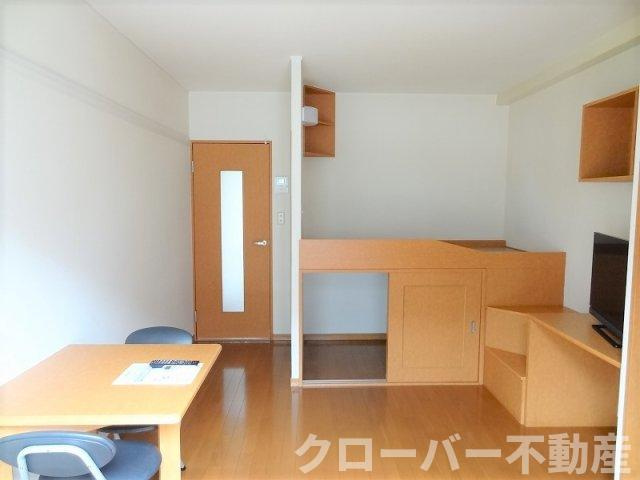 レオパレス楓の居間・リビング