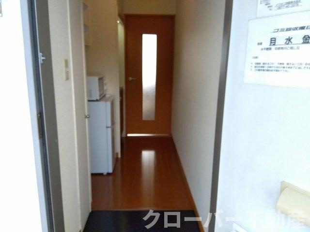 レオパレス楓の玄関