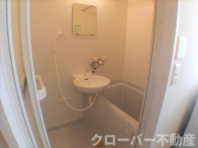 レオパレス金倉の浴室