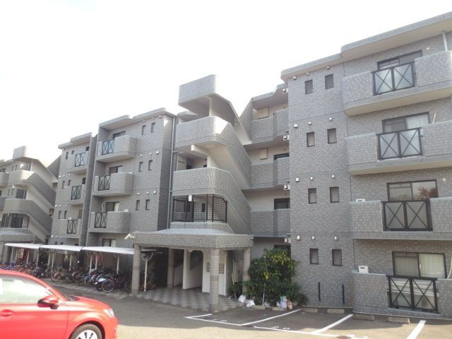 福岡市博多区月隈６丁目の賃貸マンションの外観