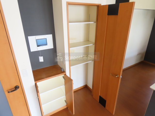 ダイアパレス長崎大学病院前の収納|リビング収納