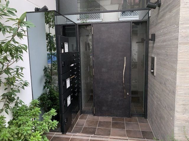 アレーロ幡ヶ谷Ⅱのエントランス