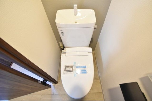 ＲＪカーサ桜新町のトイレ|♪温水洗浄便座♪■ウォールキャビネット収納付き♪