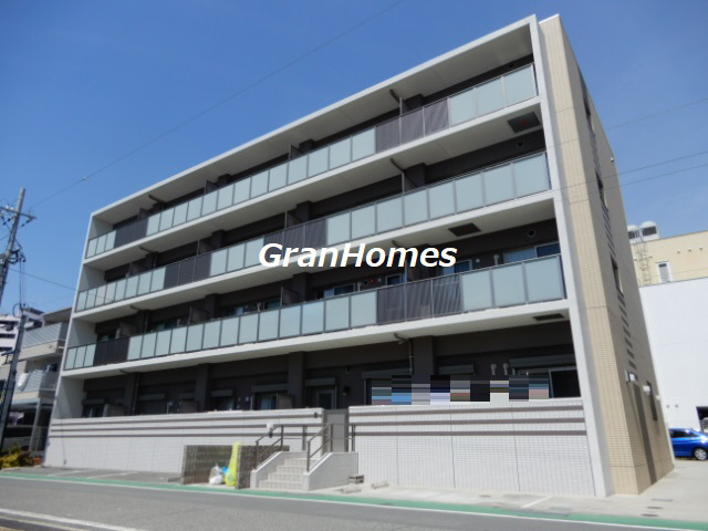 アズール西明石の外観