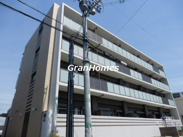 アズール西明石の外観