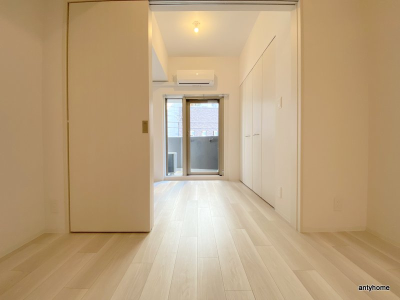 エスリードレジデンス大阪福島フロント 仲介手数料無料の居間・リビング