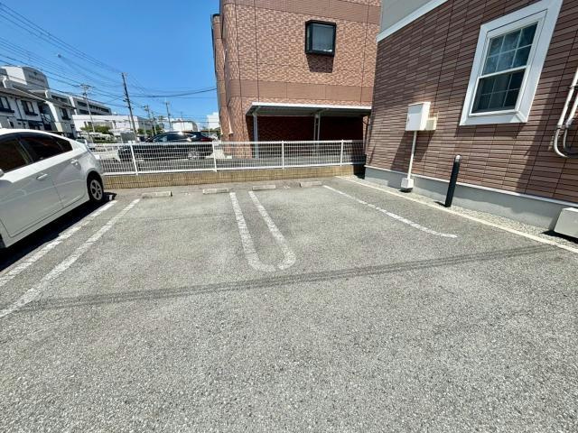 メゾン・ド・グラースAの駐車場