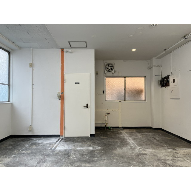 第６アムスビル（旧片山ビル）の内装