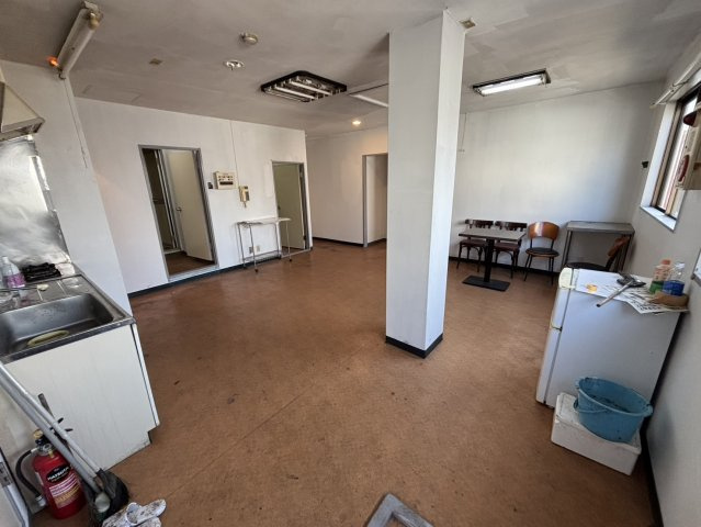 川崎市中原区新城の店舗事務所のロビー