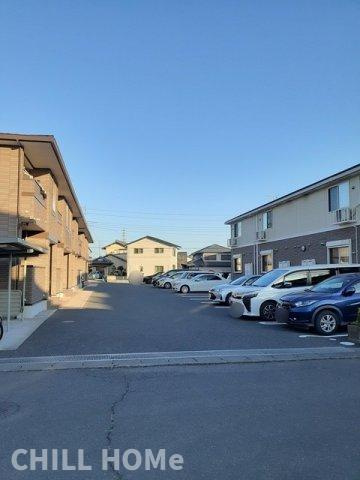 ラウレアⅡの駐車場|当社、チルホームのHPもご覧ください(^^)/物件情報多数♪