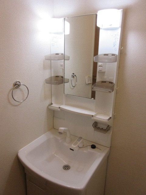 アベニュー城山Ａ棟の洗面所|★独立洗面台★