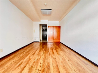 【居間・リビング】 | 関内ロイヤルガーデン