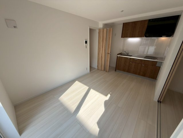 ソレイユビセレクト法蓮町Ⅲの居間・リビング