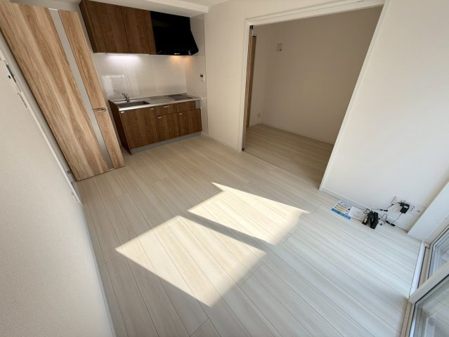 ソレイユビセレクト法蓮町Ⅲの居間・リビング