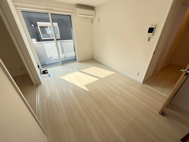 ソレイユビセレクト法蓮町Ⅲの居間・リビング