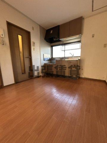 仲介手数料0円！！シャンブル稲生の居間・リビング