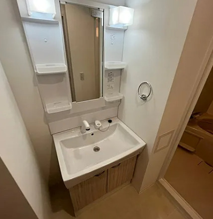 尼崎市神田北通　収益マンション　の独立洗面台