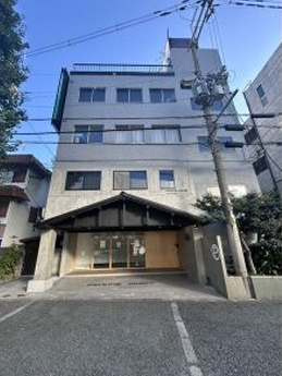 蛍池ハイツ東棟の外観