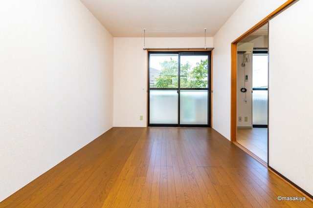 セジュール中道の洋室