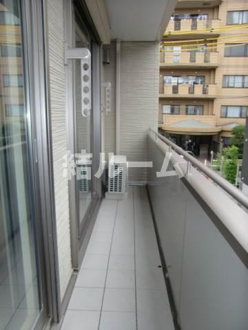 板橋区成増３丁目のアパートのバルコニー