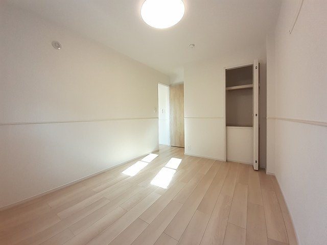 グランド　オーヴェスト　妻鹿2の洋室