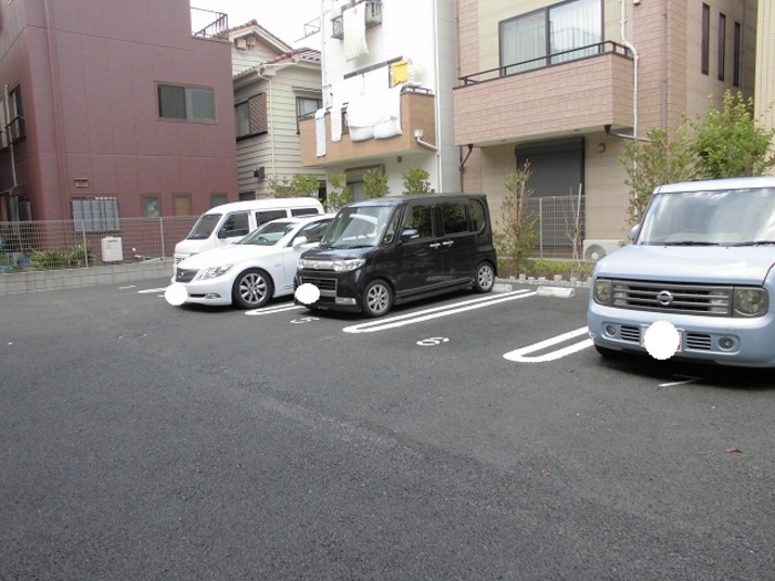 エテルナ瑞江の駐車場