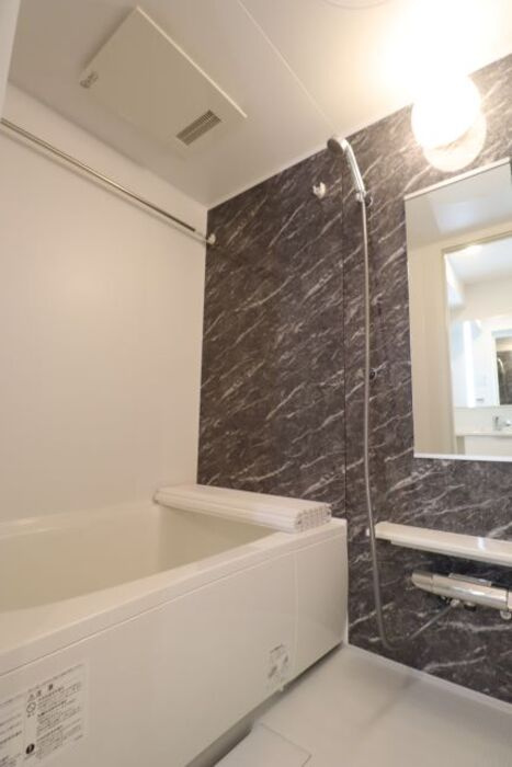 グラナーデ東葛西の浴室