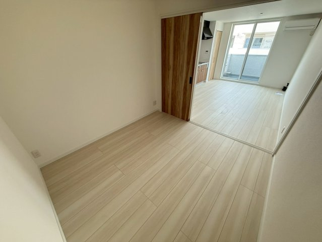 ソレイユビセレクト法蓮町Ⅲの洋室