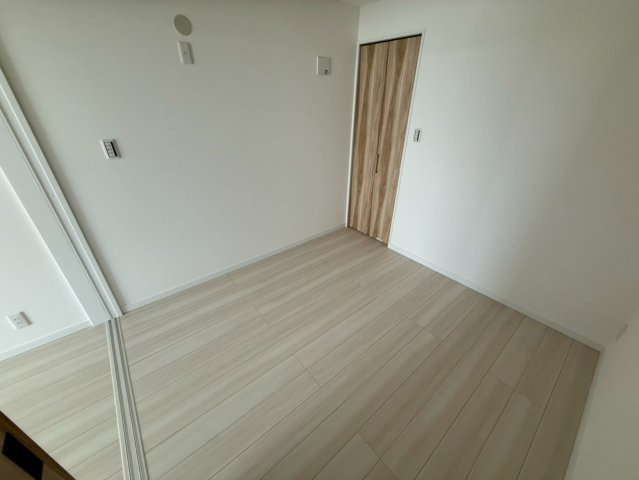 ソレイユビセレクト法蓮町Ⅲの洋室