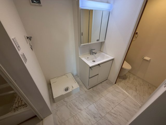 ソレイユビセレクト法蓮町Ⅲの洗面所